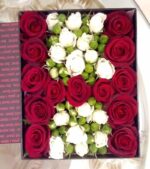 خرید باکس گل رز حرف H مناسب برای ولنتاین و تولد 13 شاخه
