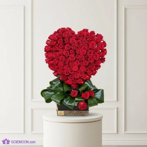 خرید سبد گل عاشقانه قلب مجنون 100 شاخه