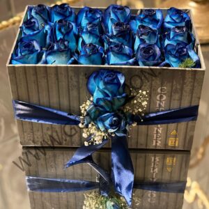 خرید باکس گل 20 شاخه رز آبی
