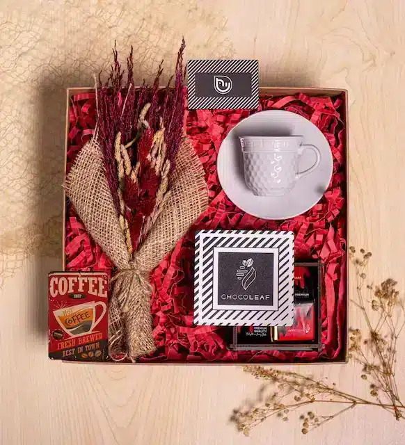 لیوان چینی، شکلات جعبه ای، گل، جعبه هدیه مگنت