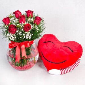گلدان آکواریومی Paşabahçe با 7 گل رز قرمز و قلب های زیبا
