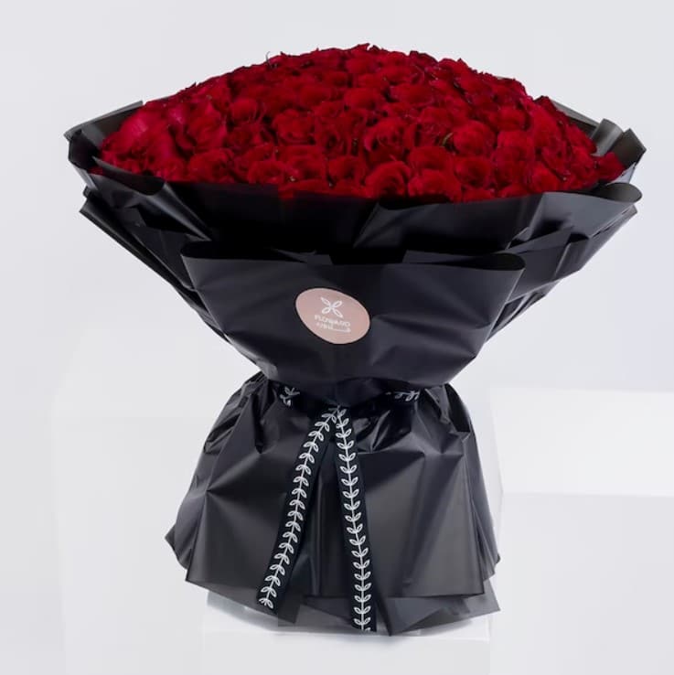 150 گل رز قرمز خرید 150 گل رز قرمز (قطر)