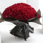 خرید 250 گل رز قرمز | بسته بندی مشکی (بحرین)