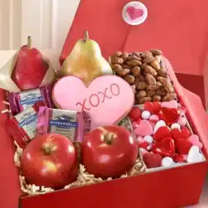 جعبه میوه و شیرینی مخصوص ولنتاین