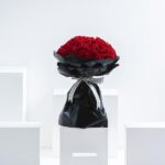 خرید دسته گل رز قرمز | بسته بندی مشکی | 35 گل رز (بحرین)
