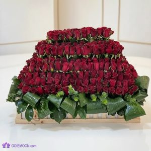 خرید سبد گل رز قرمز ساناز