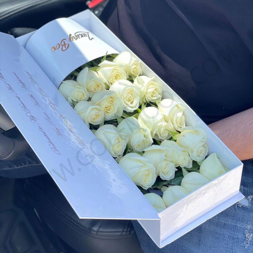 خرید باکس گل رز سفید مایا