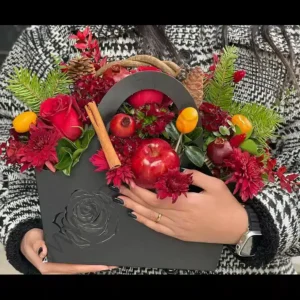 خرید باکس گل و میوه فریال