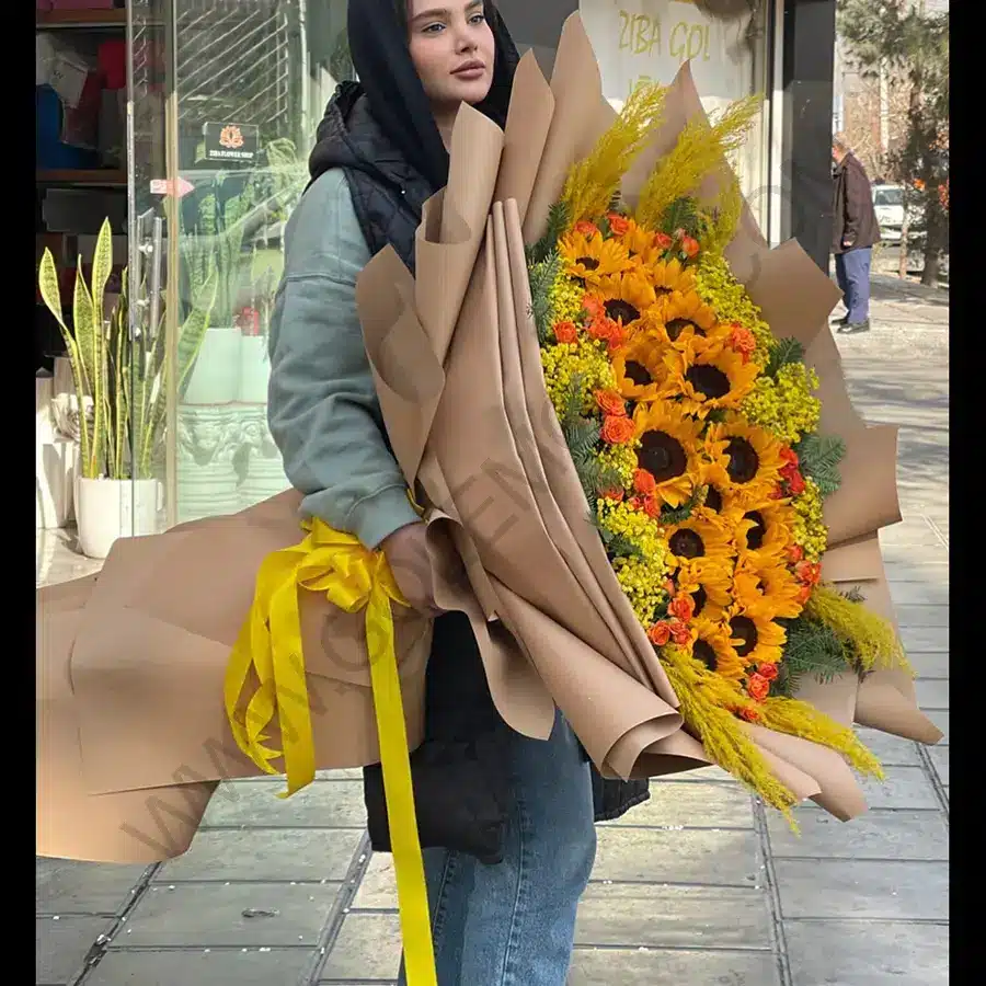 دسته گل گوستاو - گلمون | Golemoon