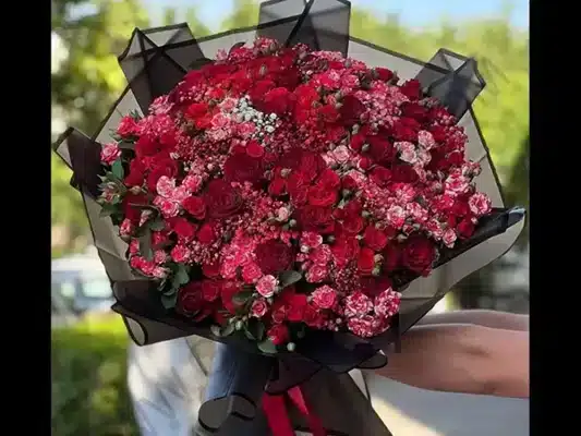 از تولد تا خواستگاری: دسته گل میخک، پیامآور شادی در هر لحظه