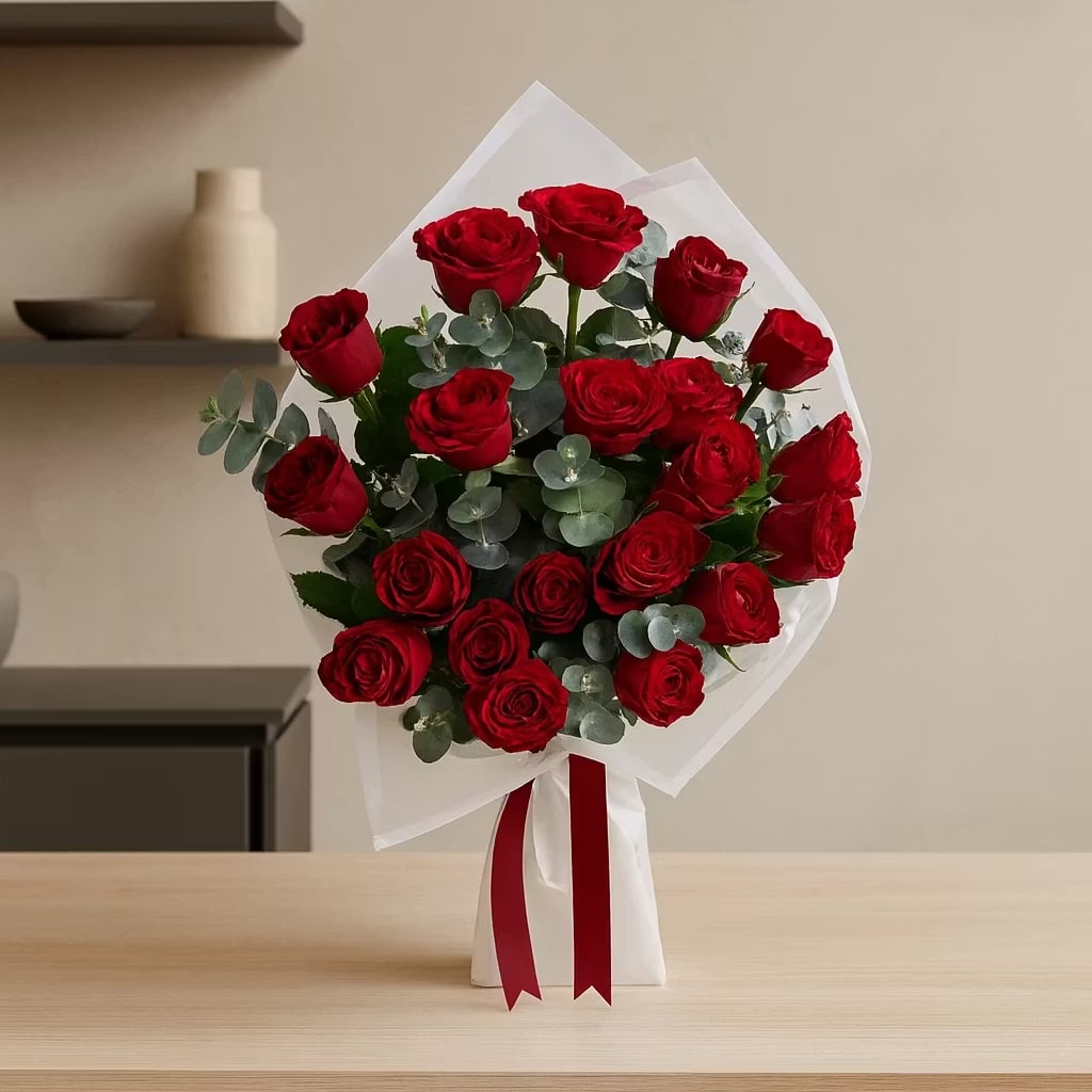 دسته گل 20 تایی رز قرمز با کاغذ سفید کد74 دسته گل 20 تایی رز قرمز با کاغذ سفید کد74