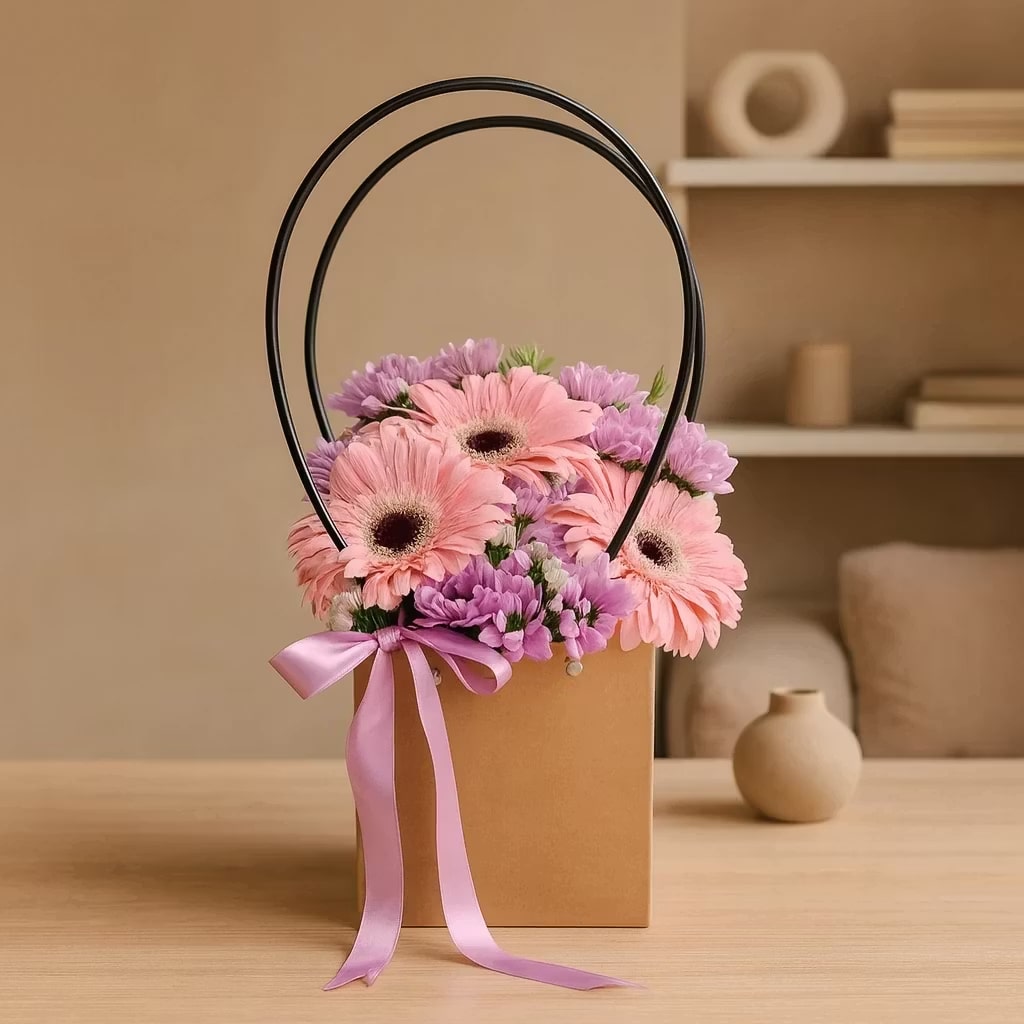 ژربرا و گل مینا در یک کیف حمل کرافت کد82 ژربرا و گل مینا در یک کیف حمل کرافت کد82